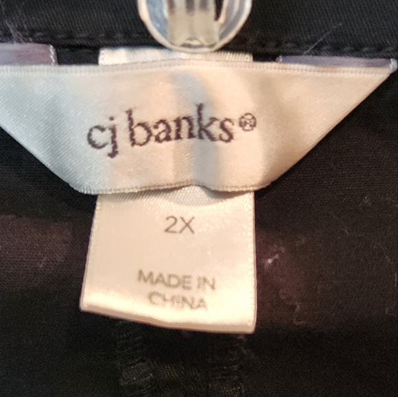 CJ BANKS  size 2X asymmetrical zip front cotton vest. Black - Picture 3 of 5